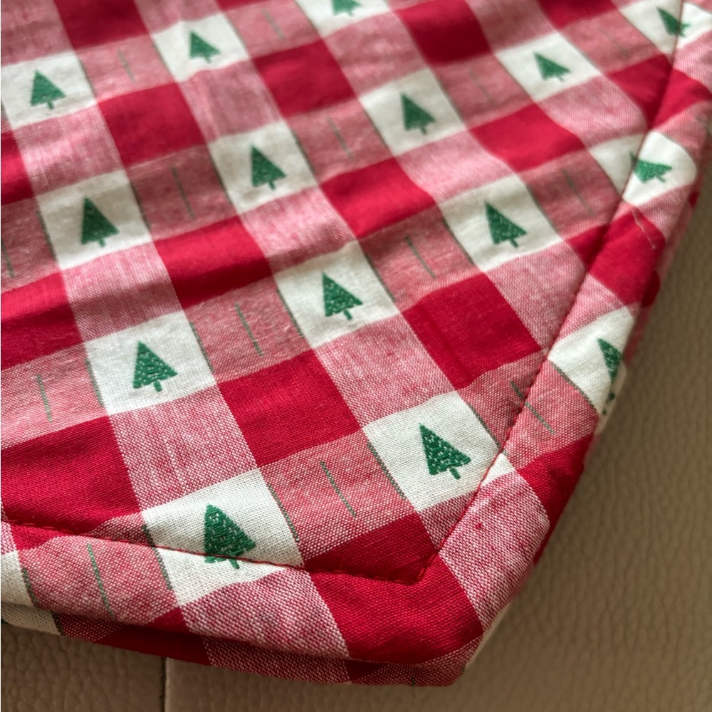 handmade fabric plate holder. 4 units Christmas